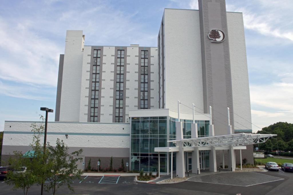 DoubleTree by Hilton Virginia Beach Main image 1